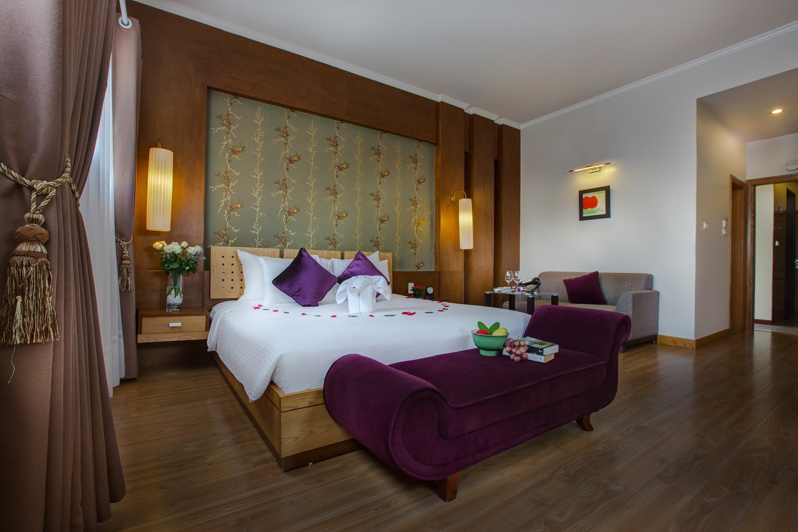 Eliana Ruby Hotel & Travel