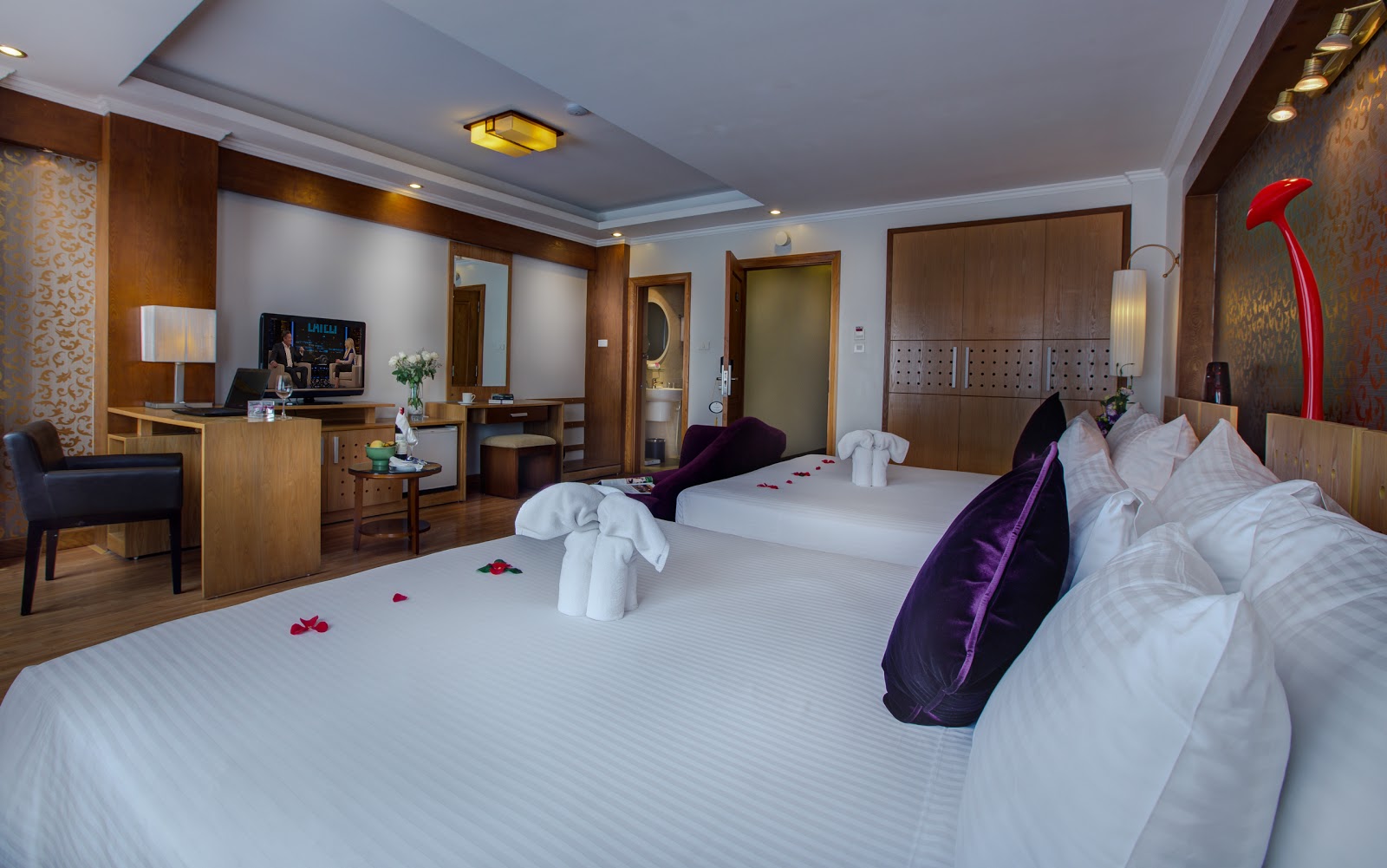 Eliana Ruby Hotel & Travel