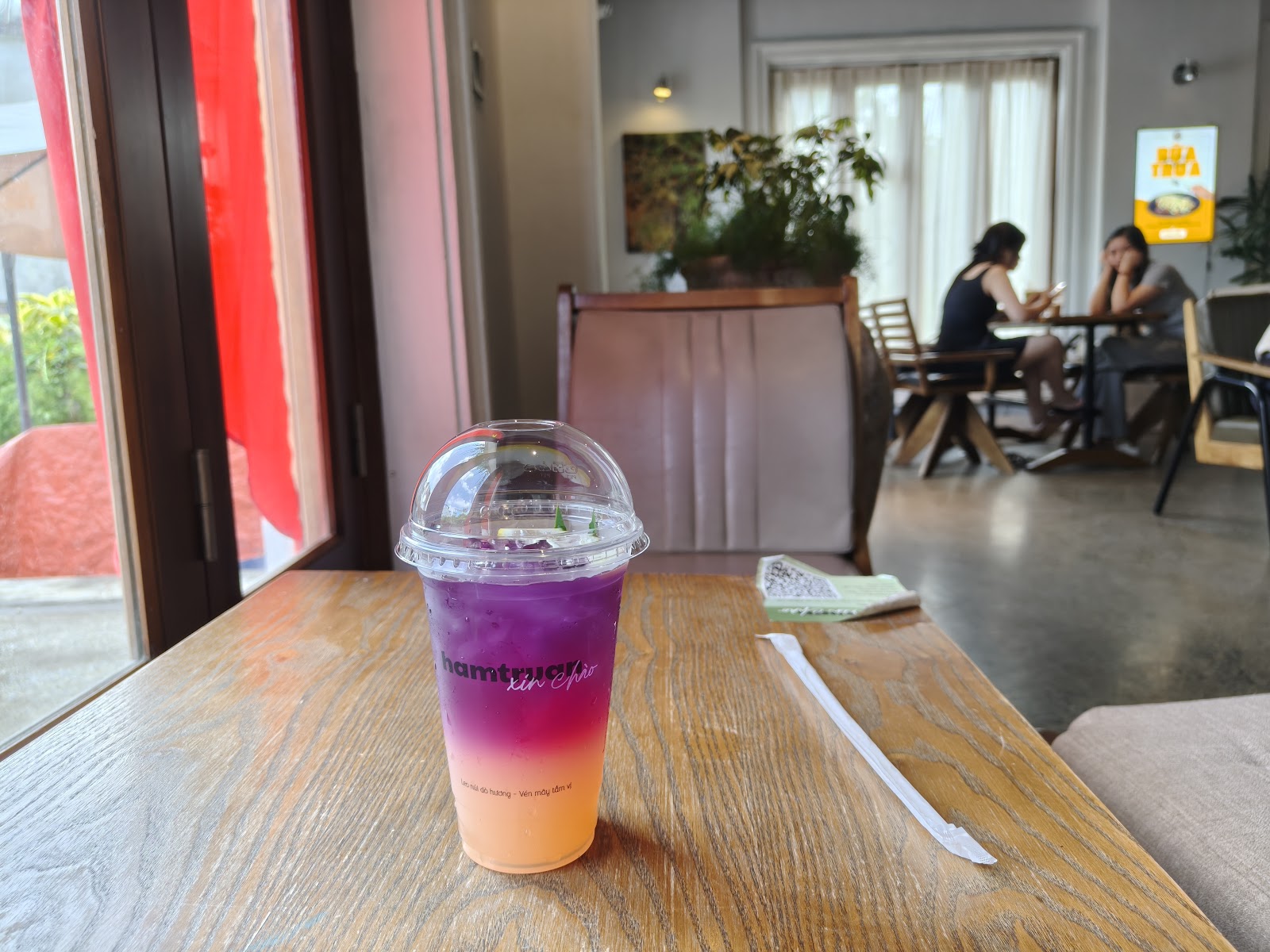 Hầm Trú Ẩn Cafe