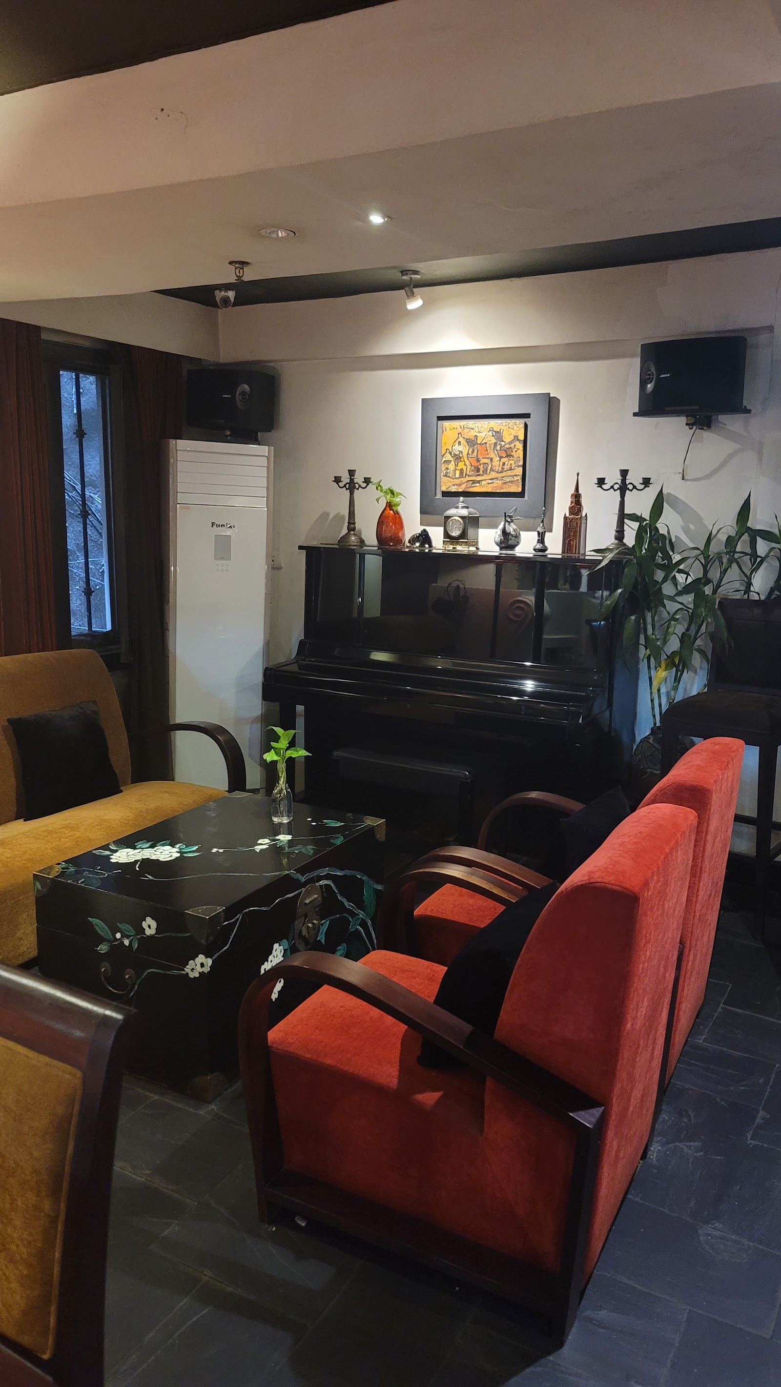 Hanoi Hanoi Hidden Lounge & Kitchen