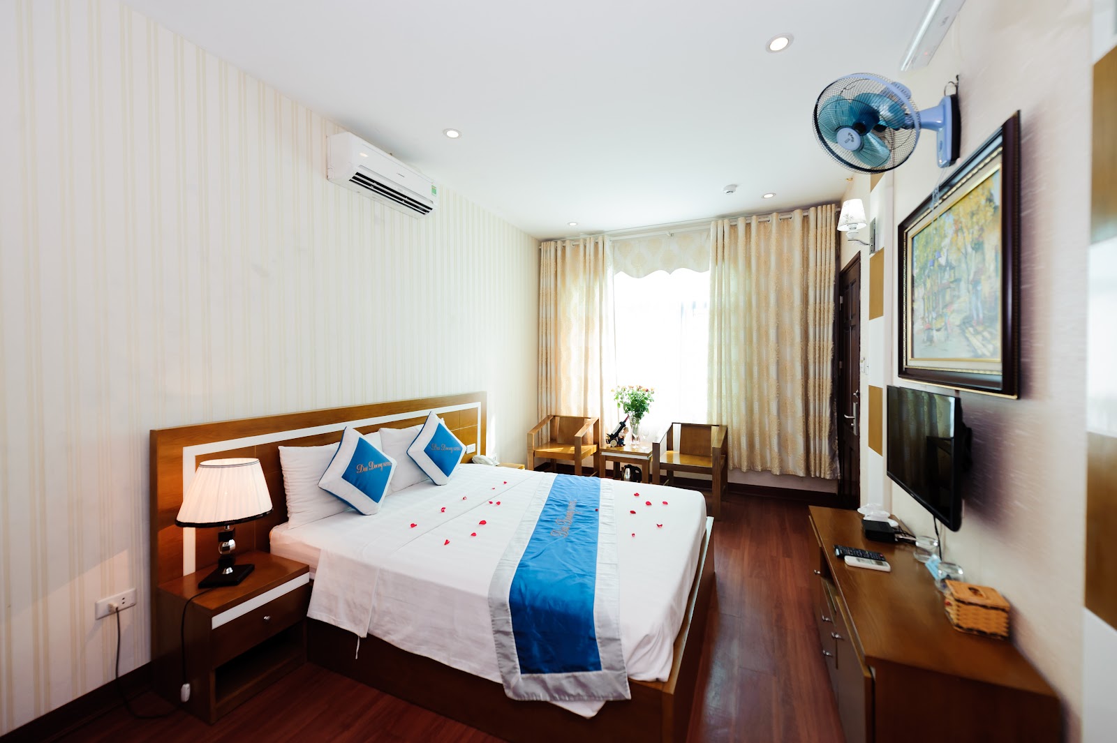 Khách Sạn Hướng Dương