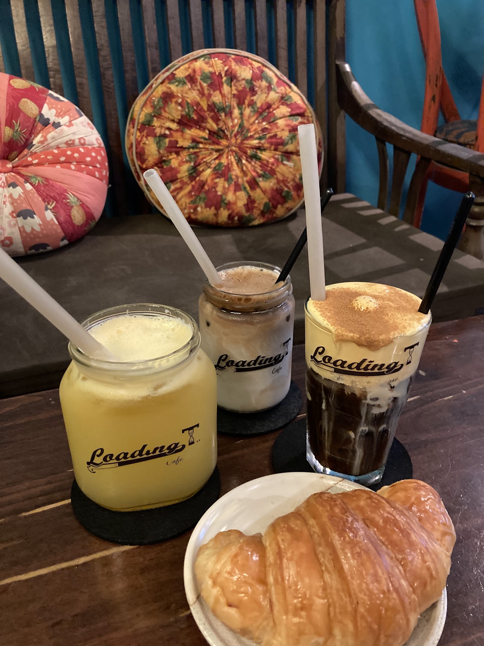 Loading T café