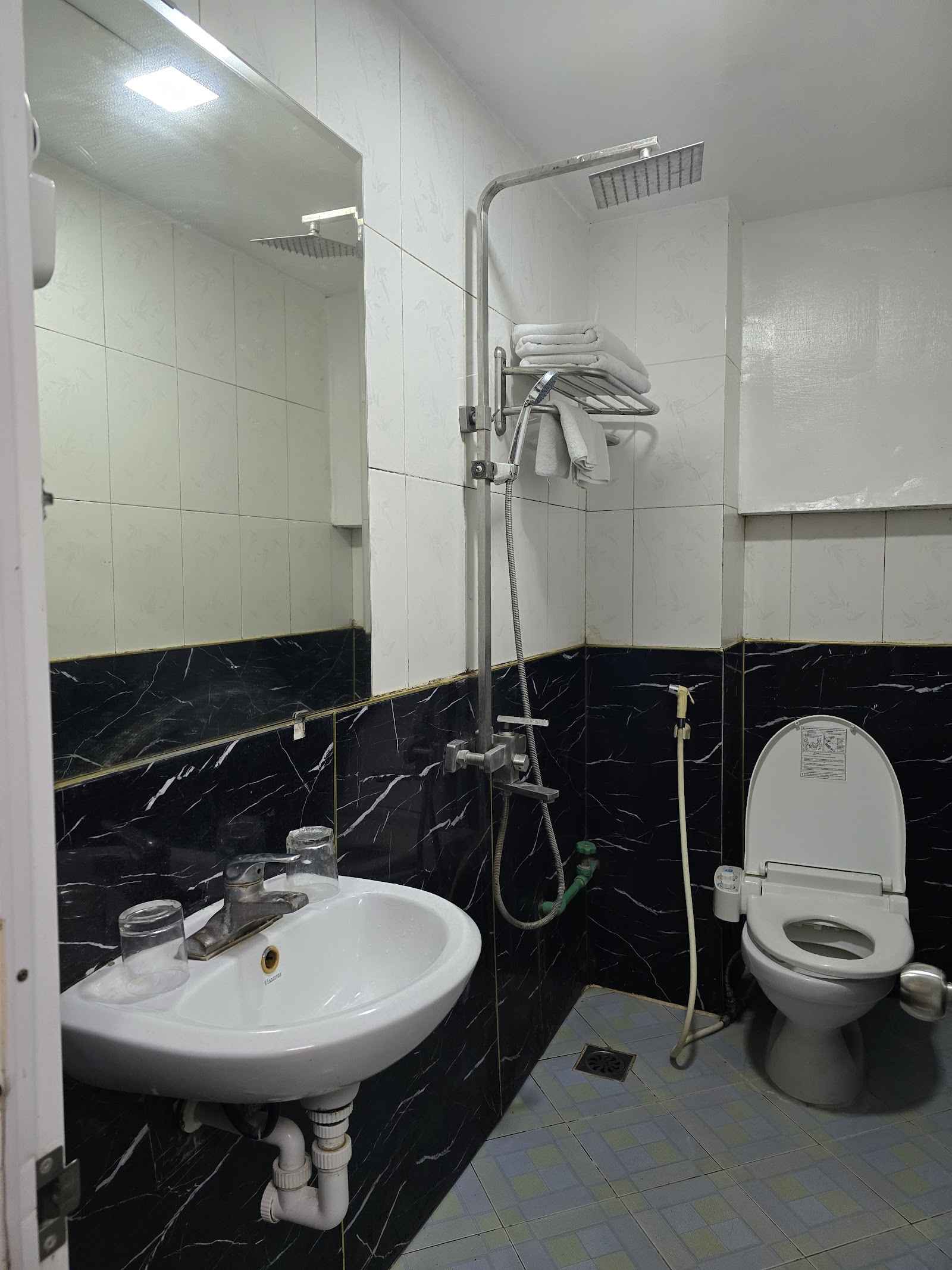 OYO 1143 Thu Giang Hotel